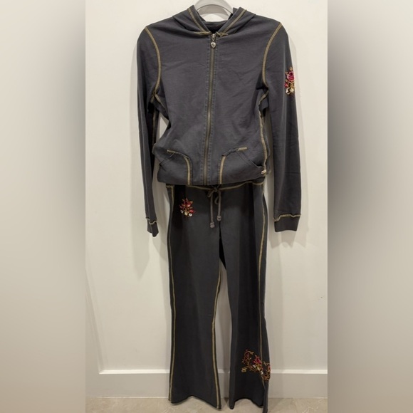 TWISTED HEART Pants - Y2K TWISTED HEARTS Charcoal Colored Women's Hoodie Sweatsuit Floral Embroidery